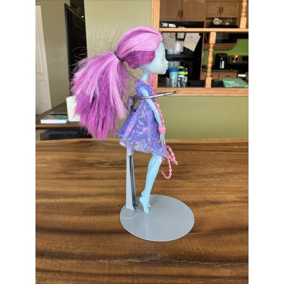 Monster High Doll - Picture 10 of 10